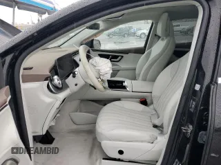 2023 Mercedes-Benz EQE 500 z VIN 4JGGM2CB7PA020242, wystawiony jako Copart lot #48016225 z przebiegiem 19 360 mil mil oraz Szkoda całkowita • Salvage title. Historia ofert i sprzedaży dostępna na DreamBid. Obrazek 7.