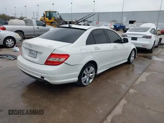 2008 Mercedes-Benz C 300 Sport z VIN WDDGF54X48R014482, wystawiony jako IAAI lot #41798188 z przebiegiem 140 179 mil mil oraz . Historia ofert i sprzedaży dostępna na DreamBid. Obrazek 4.