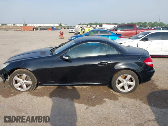 2006 Mercedes-Benz SLK 280 z VIN WDBWK54F36F120962, wystawiony jako IAAI lot #42269968 z przebiegiem 132 752 mil mil oraz . Historia ofert i sprzedaży dostępna na DreamBid. Obrazek 14.