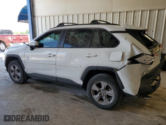 2022 Toyota RAV4 XLE with VIN 2T3W1RFV3NC192260, listed as a Copart auction lot 55153925 with 42,401 mi miles and Salvage title. Bid and sale history available at DreamBid. Image 2.