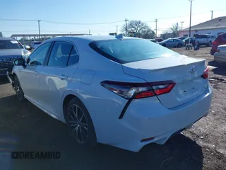 2023 Toyota Camry SE with VIN 4T1G11AK5PU179071, listed as a IAAI auction lot 41895367 with 39,546 mi miles and . Bid and sale history available at carsss.com. Image 3.
