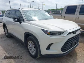 2024 Toyota Highlander XLE with VIN 5TDAAAA58RS005345, listed as a IAAI auction lot 42076816 with 11,438 mi miles and . Bid and sale history available at DreamBid. Image 1.