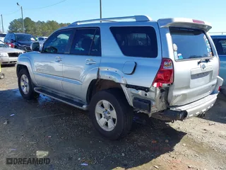 2004 Toyota 4Runner Limited with VIN JTEBU17R740036034, listed as a IAAI auction lot 41587335 with 199,884 mi miles. Bid and sale history available at carsss.com. Image 3.