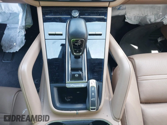 2019 Porsche Cayenne S z VIN WP1AB2AY9KDA64014, wystawiony jako IAAI lot #42294005 z przebiegiem Nie podano mil oraz . Historia ofert i sprzedaży dostępna na DreamBid. Obrazek 11.