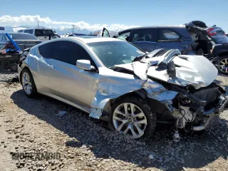 2013 Hyundai Genesis Coupe Premium z VIN KMHHT6KDXDU102218, wystawiony jako Copart lot #56139945 z przebiegiem 81 817 mil mil oraz Szkoda całkowita • Salvage title. Historia ofert i sprzedaży dostępna na DreamBid. Obrazek 4.