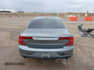 2018 Volvo S90 Momentum z VIN LVY982AK1JP025728, wystawiony jako IAAI lot #41930159 z przebiegiem 80 056 mil mil oraz . Historia ofert i sprzedaży dostępna na DreamBid. Obrazek 17.