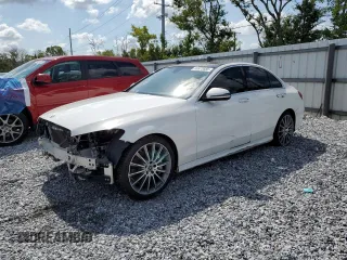 2018 Mercedes-Benz C 300 z VIN 55SWF4JB9JU250502, wystawiony jako Copart lot #65573685 z przebiegiem 117 431 mil mil oraz Czysty tytuł • Clean title. Historia ofert i sprzedaży dostępna na DreamBid. Obrazek 1.