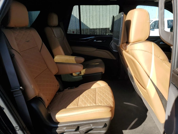 2021 Cadillac Escalade Premium Luxury with VIN 1GYS4CKL6MR263319, listed as a Copart auction lot 87950385 with 40,348 mi miles and Clean Title. Bid and sale history available at carsss.com. Image 11.