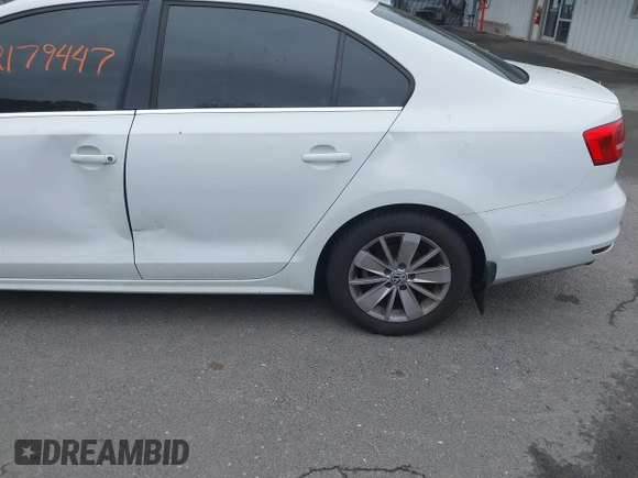 2015 Volkswagen Jetta SE with VIN 3VWD17AJ5FM305415, listed as a IAAI auction lot 42179447 with 154,535 mi miles and . Bid and sale history available at DreamBid. Image 13.