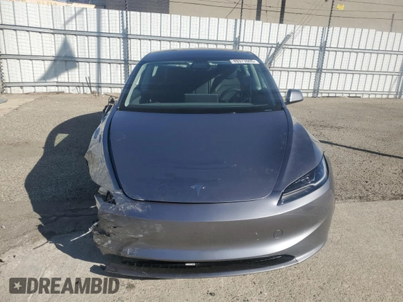 2025 Tesla Model 3 Long Range z VIN 5YJ3E1EA8SF927015, wystawiony jako Copart lot #89373905 z przebiegiem 91 mil mil oraz Szkoda całkowita • Salvage title. Historia ofert i sprzedaży dostępna na DreamBid. Obrazek 5.