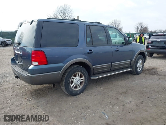2004 Ford Expedition Special Service with VIN 1FMFU16L44LB85496, listed as a IAAI auction lot 41852315 with 169,687 mi miles. Bid and sale history available at carsss.com. Image 4.