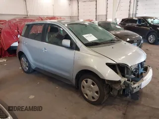 2005 Scion xA z VIN JTKKT604450093627, wystawiony jako IAAI lot #41677065 z przebiegiem 144 397 mil mil oraz . Historia ofert i sprzedaży dostępna na DreamBid. Obrazek 1.