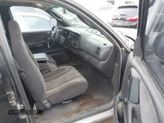 2000 Dodge Dakota Sport with VIN 1B7GL2AX4YS607628, listed as a IAAI auction lot 41115728 with Not provided miles and . Bid and sale history available at DreamBid. Image 5.