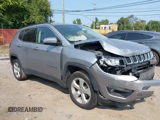 2018 Jeep Compass Latitude z VIN 3C4NJDBB2JT399393, wystawiony jako IAAI lot #40335373 z przebiegiem 51 819 mil mil oraz . Historia ofert i sprzedaży dostępna na DreamBid. Obrazek 1.
