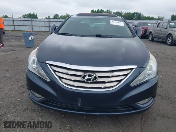 2013 Hyundai Sonata Limited with VIN 5NPEC4AC0DH559912, listed as a IAAI auction lot 42218654 with 156,802 mi miles and . Bid and sale history available at carsss.com. Image 6.