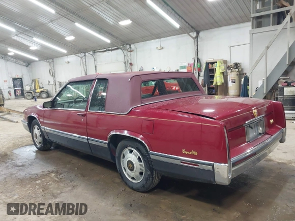 1991 Cadillac DeVille z VIN 1G6CD13B0M4305164, wystawiony jako IAAI lot #42028947 z przebiegiem 33 865 mil mil oraz . Historia ofert i sprzedaży dostępna na DreamBid. Obrazek 3.