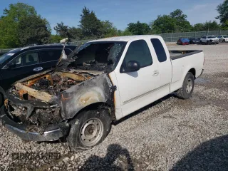 2003 Ford F-150 XL с VIN 1FTRX17W33NA63944, выставлен на аукционе Copart как лот 56373855 с пробегом Не указан миль и Списание • Salvage title. История ставок и продаж доступна на DreamBid. Изображение 1.