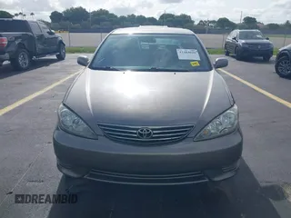 2006 Toyota Camry STD z VIN 4T1BE32K96U719755, wystawiony jako IAAI lot #42484020 z przebiegiem 155 910 mil mil oraz . Historia ofert i sprzedaży dostępna na DreamBid. Obrazek 12.