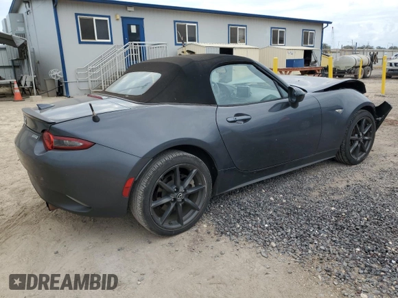 2016 Mazda MX-5 Miata Club z VIN JM1NDAC73G0103805, wystawiony jako Copart lot #51724195 z przebiegiem 76 522 mil mil oraz Szkoda całkowita • Salvage title. Historia ofert i sprzedaży dostępna na DreamBid. Obrazek 3.