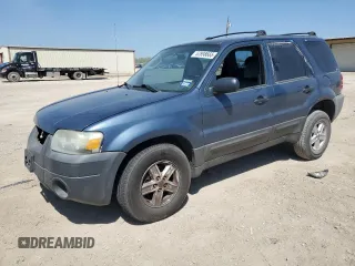 2005 Ford Escape XLS Value with VIN 1FMYU02Z75KB20193, listed as a Copart auction lot 52898665 with 121,166 mi miles and Salvage Title. Bid and sale history available at carsss.com. Image 1.