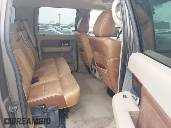 2005 Ford F-150 XLT z VIN 1FTPW12515KE76541, wystawiony jako IAAI lot #42144856 z przebiegiem 239 039 mil mil oraz . Historia ofert i sprzedaży dostępna na DreamBid. Obrazek 8.