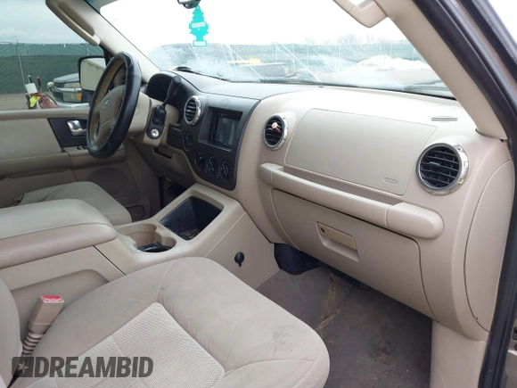 2003 Ford Expedition XLT Value z VIN 1FMPU16W83LA24310, wystawiony jako IAAI lot #41655746 z przebiegiem 201 482 mil mil oraz . Historia ofert i sprzedaży dostępna na DreamBid. Obrazek 5.