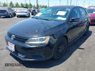 2011 Volkswagen Jetta SE с VIN 3VWDZ7AJ3BM113364, выставлен на аукционе IAAI как лот 42814994 с пробегом 158 685 миль миль и . История ставок и продаж доступна на DreamBid. Изображение 2.