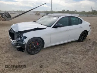 2019 Alfa Romeo Giulia with VIN ZARFAMAN6K7619968, listed as a Copart auction lot 61815425 with 30,055 mi miles and Salvage title. Bid and sale history available at DreamBid. Image 1.