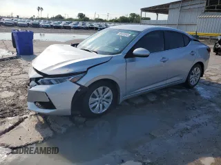 2020 Nissan Sentra S z VIN 3N1AB8BV7LY252413, wystawiony jako Copart lot #56423345 z przebiegiem 67 875 mil mil oraz Szkoda całkowita • Salvage title. Historia ofert i sprzedaży dostępna na DreamBid. Obrazek 1.