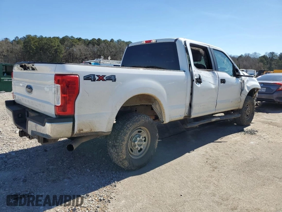 2018 Ford Super Duty F-250 SRW XL with VIN 1FT7W2B67JEB63260, listed as a Copart auction lot 46824805 with 128,347 mi miles and Salvage Title. Bid and sale history available at carsss.com. Image 3.