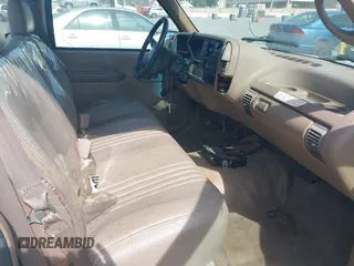 1995 GMC Sierra 1500 with VIN 1GTFC24H6SZ559824, listed as a IAAI auction lot 41862527 with 63,581 mi miles and . Bid and sale history available at DreamBid. Image 5.