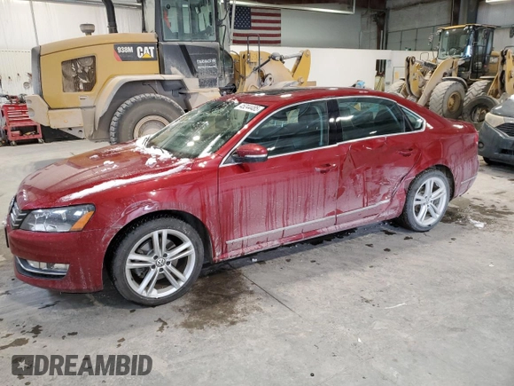2015 Volkswagen Passat SEL Premium z VIN 1VWCV7A37FC011212, wystawiony jako Copart lot #45244485 z przebiegiem 126 407 mil mil oraz Szkoda całkowita • Salvage title. Historia ofert i sprzedaży dostępna na DreamBid. Obrazek 1.