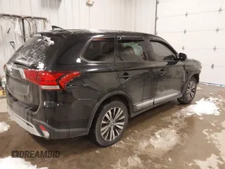 2020 Mitsubishi Outlander ES z VIN JA4AZ3A33LZ048610, wystawiony jako IAAI lot #41296277 z przebiegiem 59 372 mil mil oraz . Historia ofert i sprzedaży dostępna na DreamBid. Obrazek 4.