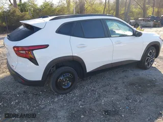 2025 Chevrolet Trax 2RS with VIN KL77LJEP0SC025657, listed as a IAAI auction lot 41867254 with 17,184 mi miles. Bid and sale history available at carsss.com. Image 4.