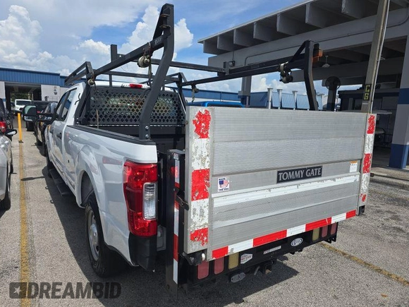 2018 Ford F-250 XL with VIN 1FT7W2A6XJEB99400, listed as a IAAI auction lot 42849106 with 86,965 mi miles and . Bid and sale history available at DreamBid. Image 9.