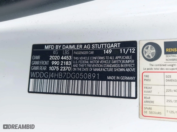 2013 Mercedes-Benz C-Class C 250 with VIN WDDGJ4HB7DG050891, listed as a IAAI auction lot 39092790 with 105,411 mi miles. Bid and sale history available at carsss.com. Image 9.