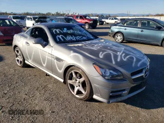 2013 Mercedes-Benz SLK-Class SLK 250 with VIN WDDPK4HA7DF058855, listed as a Copart auction lot 82673374 with 87,699 mi miles and Salvage Title. Bid and sale history available at carsss.com. Image 4.