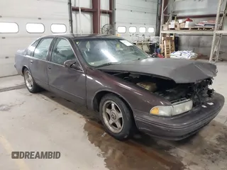 1996 Chevrolet Caprice Classic 1SA Special Value Pkg with VIN 1G1BL52PXTR177137, listed as a IAAI auction lot 41437962 with 1 mi miles. Bid and sale history available at carsss.com. Image 1.
