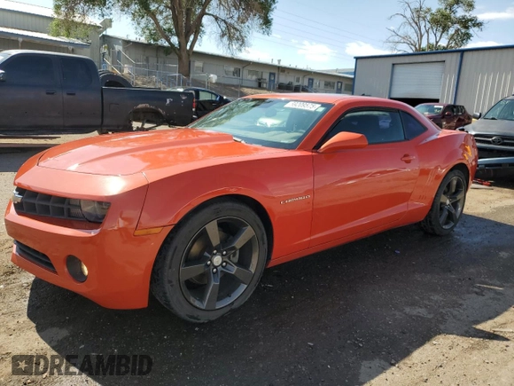 2011 Chevrolet Camaro 1LT z VIN 2G1FB1EDXB9131508, wystawiony jako Copart lot #59209575 z przebiegiem 157 576 mil mil oraz Szkoda całkowita • Salvage title. Historia ofert i sprzedaży dostępna na DreamBid. Obrazek 1.