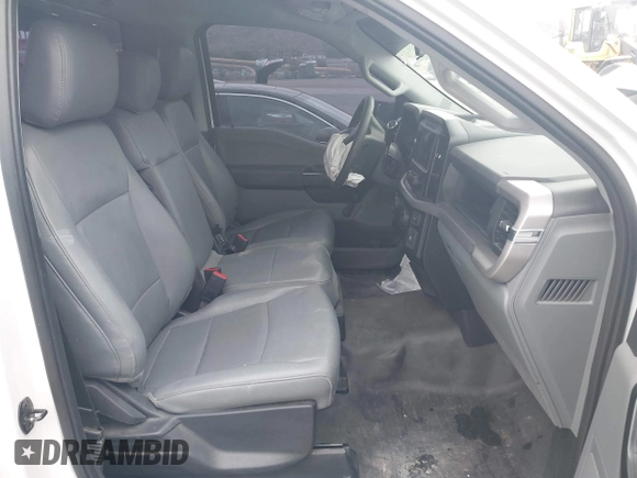 2022 Ford F-150 XL with VIN 1FTMF1CB4NKE51463, listed as a IAAI auction lot 42034226 with 82,658 mi miles and . Bid and sale history available at DreamBid. Image 5.