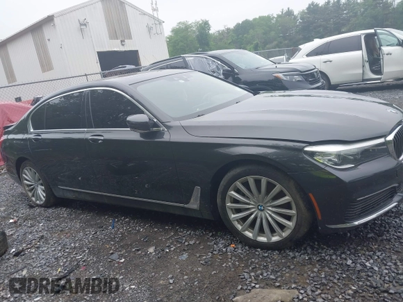 2019 BMW 7 Series 740i с VIN WBA7E2C58KB454665, выставлен на аукционе IAAI как лот 42441437 с пробегом 89 560 миль миль и . История ставок и продаж доступна на DreamBid. Изображение 13.