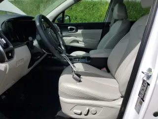 2022 Kia Sorento S with VIN 5XYRL4LCXNG142191, listed as a Copart auction lot 57647935 with 17,789 mi miles and Clean title. Bid and sale history available at DreamBid. Image 7.