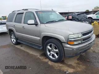 2002 Chevrolet Tahoe LS with VIN 1GNEK13Z12R307523, listed as a IAAI auction lot 41979897 with 196,180 mi miles. Bid and sale history available at carsss.com. Image 1.