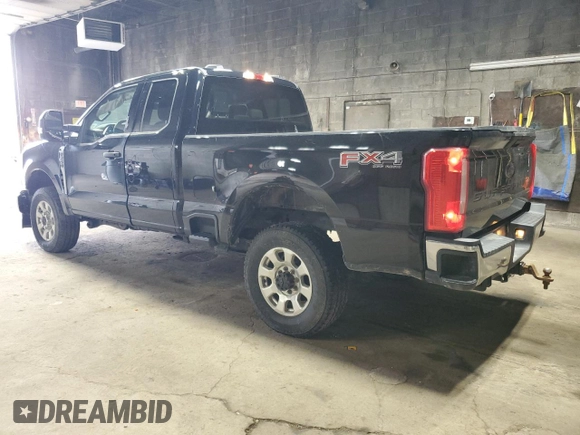 2023 Ford F-250 XL z VIN 1FT7X2BN4PEC41054, wystawiony jako Copart lot #50251095 z przebiegiem 28 016 mil mil oraz Szkoda całkowita • Salvage title. Historia ofert i sprzedaży dostępna na DreamBid. Obrazek 2.