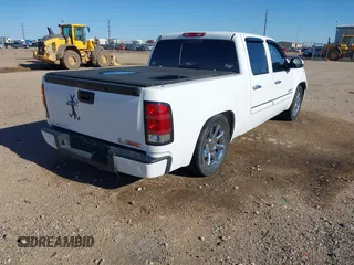 2008 GMC Sierra Denali z VIN 2GTEK638781279676, wystawiony jako IAAI lot #42124705 z przebiegiem 136 823 mil mil oraz . Historia ofert i sprzedaży dostępna na DreamBid. Obrazek 4.