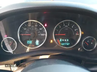 2018 Jeep Wrangler JK Unlimited Sahara with VIN 1C4HJWEG0JL810480, listed as a IAAI auction lot 41260609 with 69,776 mi miles. Bid and sale history available at carsss.com. Image 7.