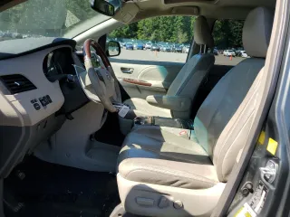 2011 Toyota Sienna XLE z VIN 5TDDK3DC9BS008017, wystawiony jako Copart lot #63872035 z przebiegiem 97 589 mil mil oraz Szkoda całkowita • Salvage title. Historia ofert i sprzedaży dostępna na DreamBid. Obrazek 7.