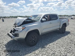 2023 Toyota Tacoma SR5 z VIN 3TMAZ5CN0PM213228, wystawiony jako Copart lot #51944135 z przebiegiem 32 008 mil mil oraz Szkody całkowita. Historia ofert i sprzedaży dostępna na DreamBid. Obrazek 1.