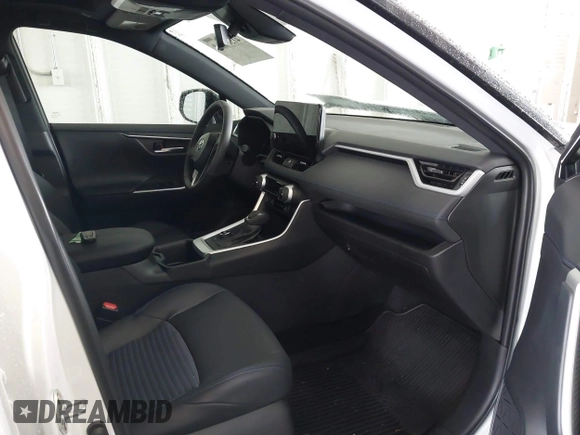 2024 Toyota RAV4 Hybrid XSE with VIN 4T3E6RFV9RU169387, listed as a IAAI auction lot 41566024 with 1,701 mi miles. Bid and sale history available at carsss.com. Image 5.