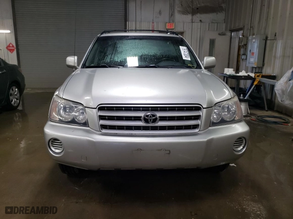 2002 Toyota Highlander with VIN JTEGF21A920061006, listed as a Copart auction lot 79747304 with 220,203 mi miles and Salvage Title. Bid and sale history available at carsss.com. Image 5.